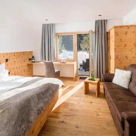 Regnum Zegg Han/Misafirhane Nauders